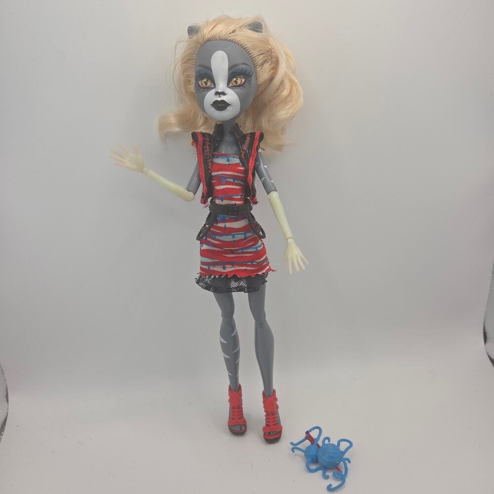 Monster High Zombie Shake Meowlody Doll with Original Clothes + Shoes